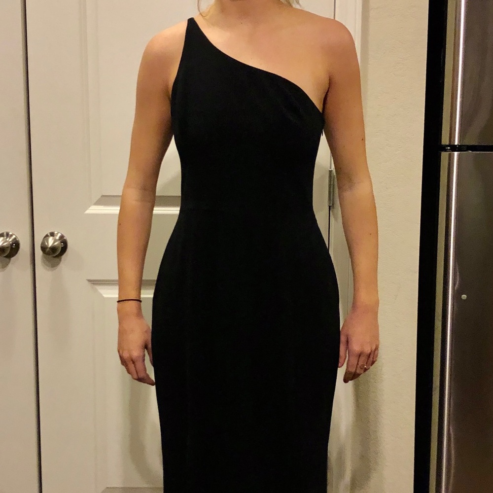 NBD ONE SHOULDER GOWN WORN ONCE‼️‼️